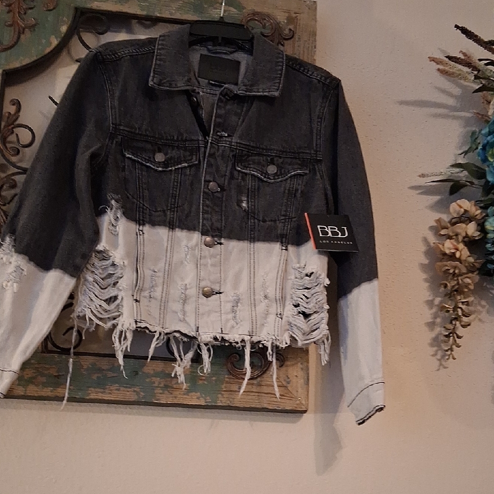 BBJ Los Angeles Women's Two-Tone Jean Jacket. NWT Size Medium - Picture 6 of 14